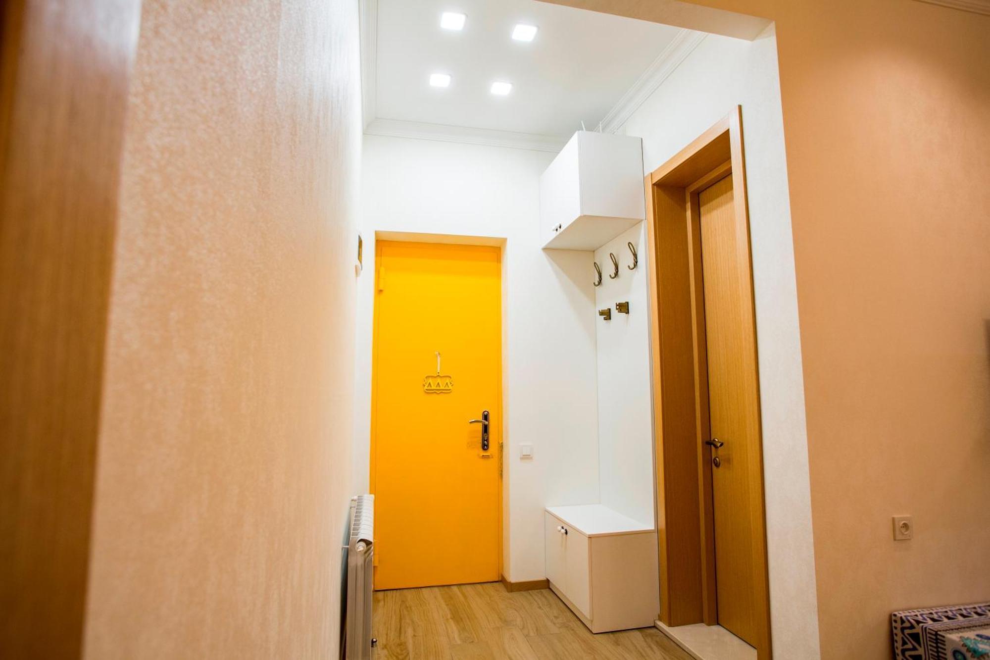 Yellow Apartment In Avlabari 第比利斯 外观 照片