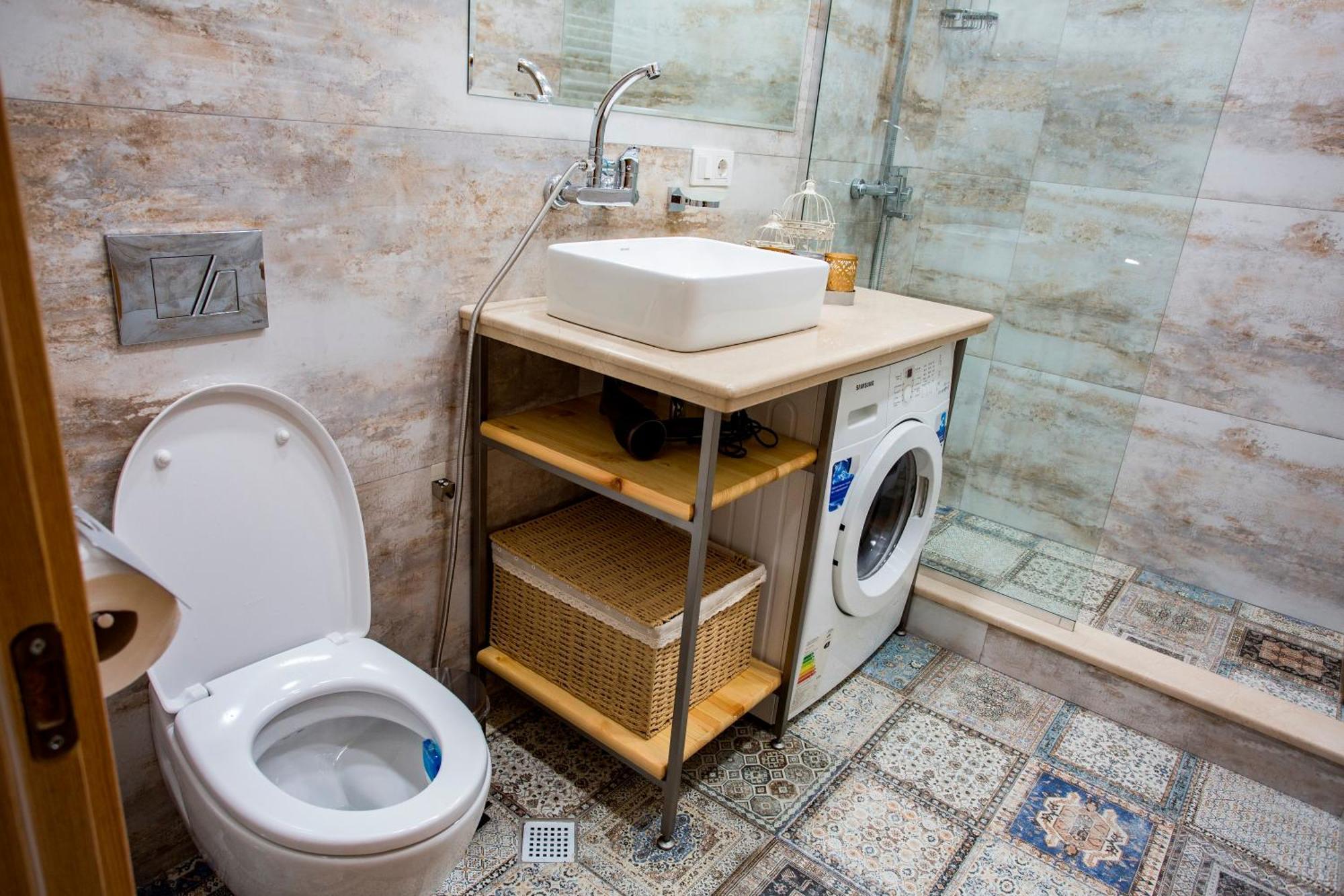 Yellow Apartment In Avlabari 第比利斯 外观 照片