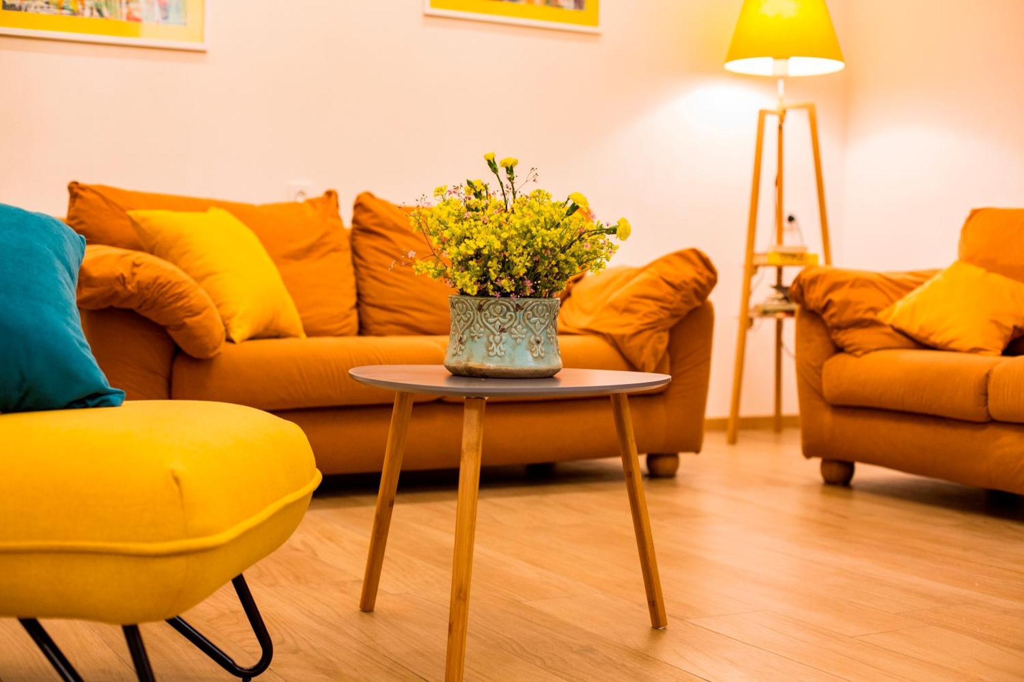 Yellow Apartment In Avlabari 第比利斯 外观 照片